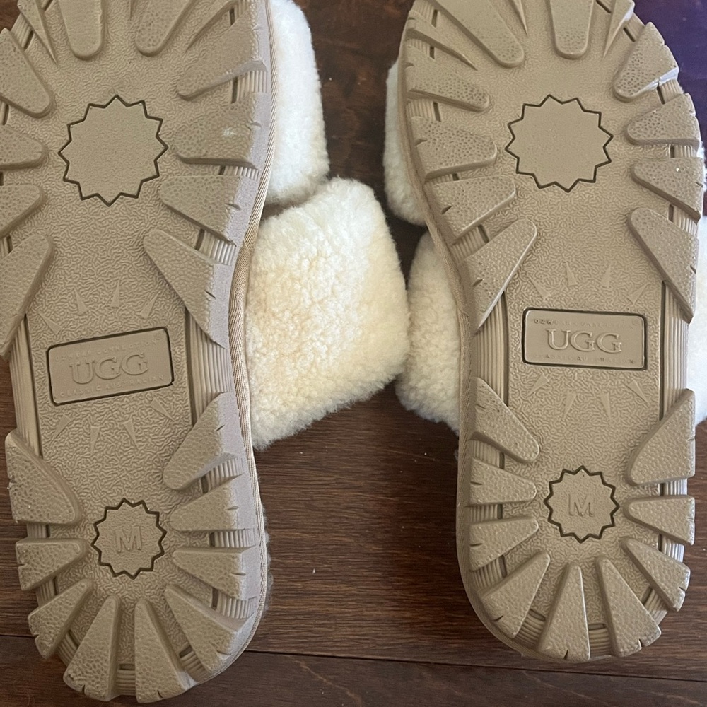 UGG Slipper/Slide Sheepskin Insole. Size M - Picture 7 of 9
